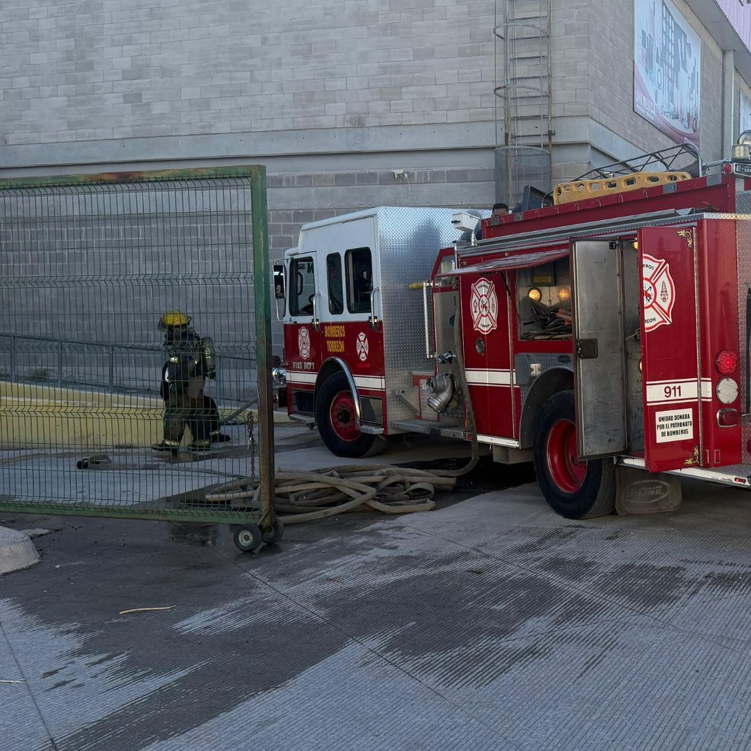 Incendio en Tienda en Colonia Eduardo Guerra de Torreón Moviliza a Bomberos